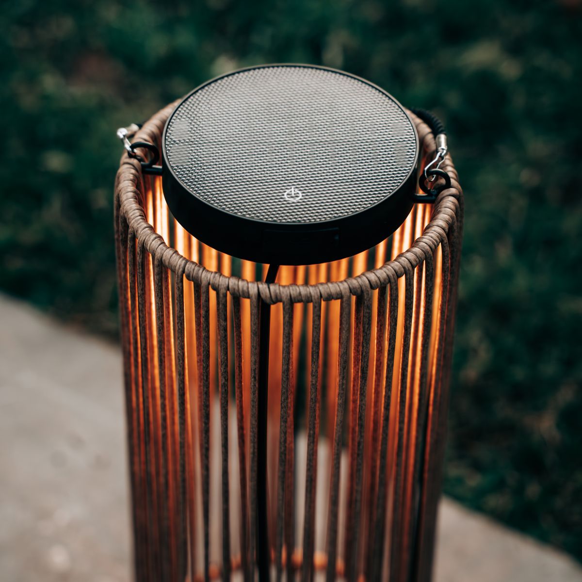 Lanterne solaire Luca Grande Chêne clair | Rechargeable par USB - Intensité variable - 30 heures d'autonomie