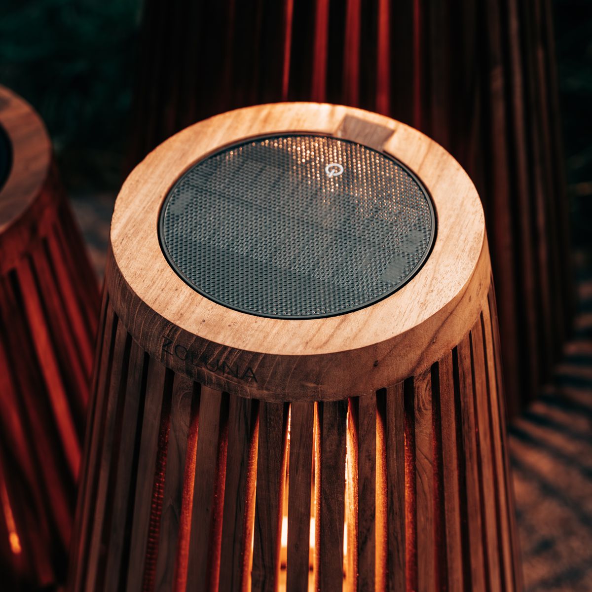 Solar Teak Light LON M