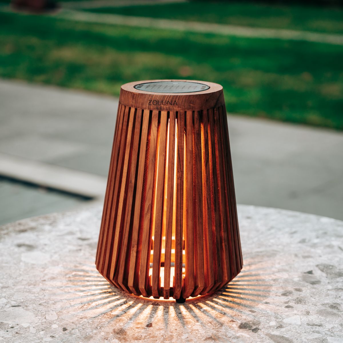 Solar Teak Light LON L