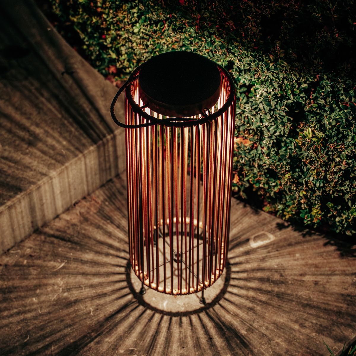 Lanterne solaire Luca Grande Chêne clair | Rechargeable par USB - Intensité variable - 30 heures d'autonomie