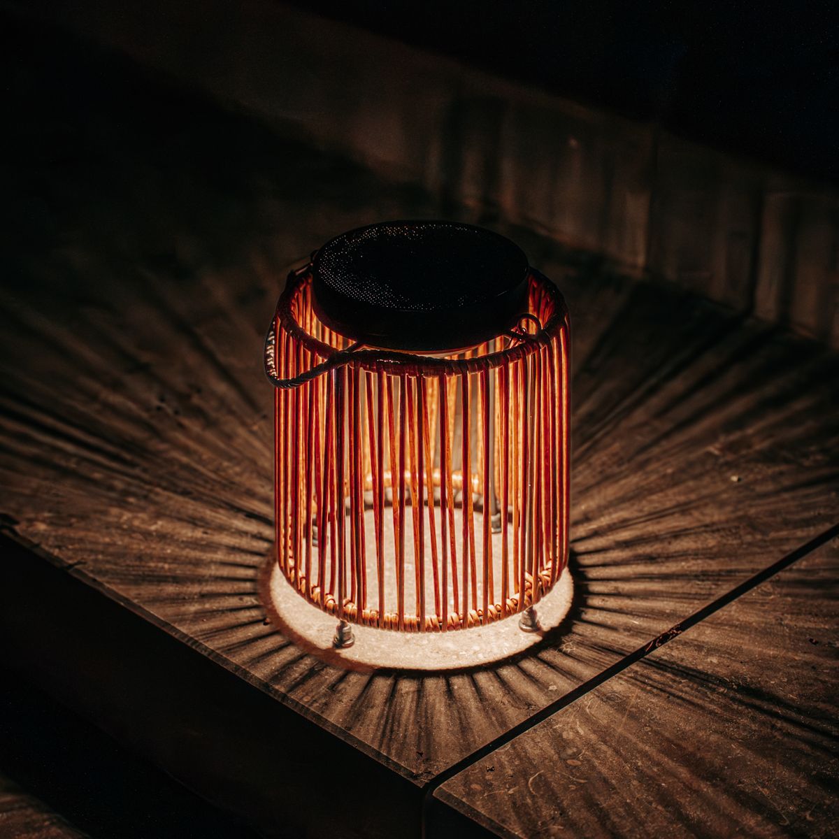 Solar Floor Lamp Luca Light Oak | USB Rechargeable - Dimmable - Up to 30 Hours Burn Time