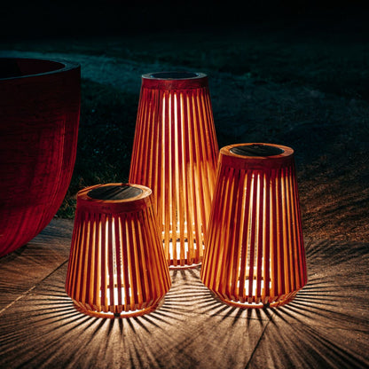Solar Teak Light LON M