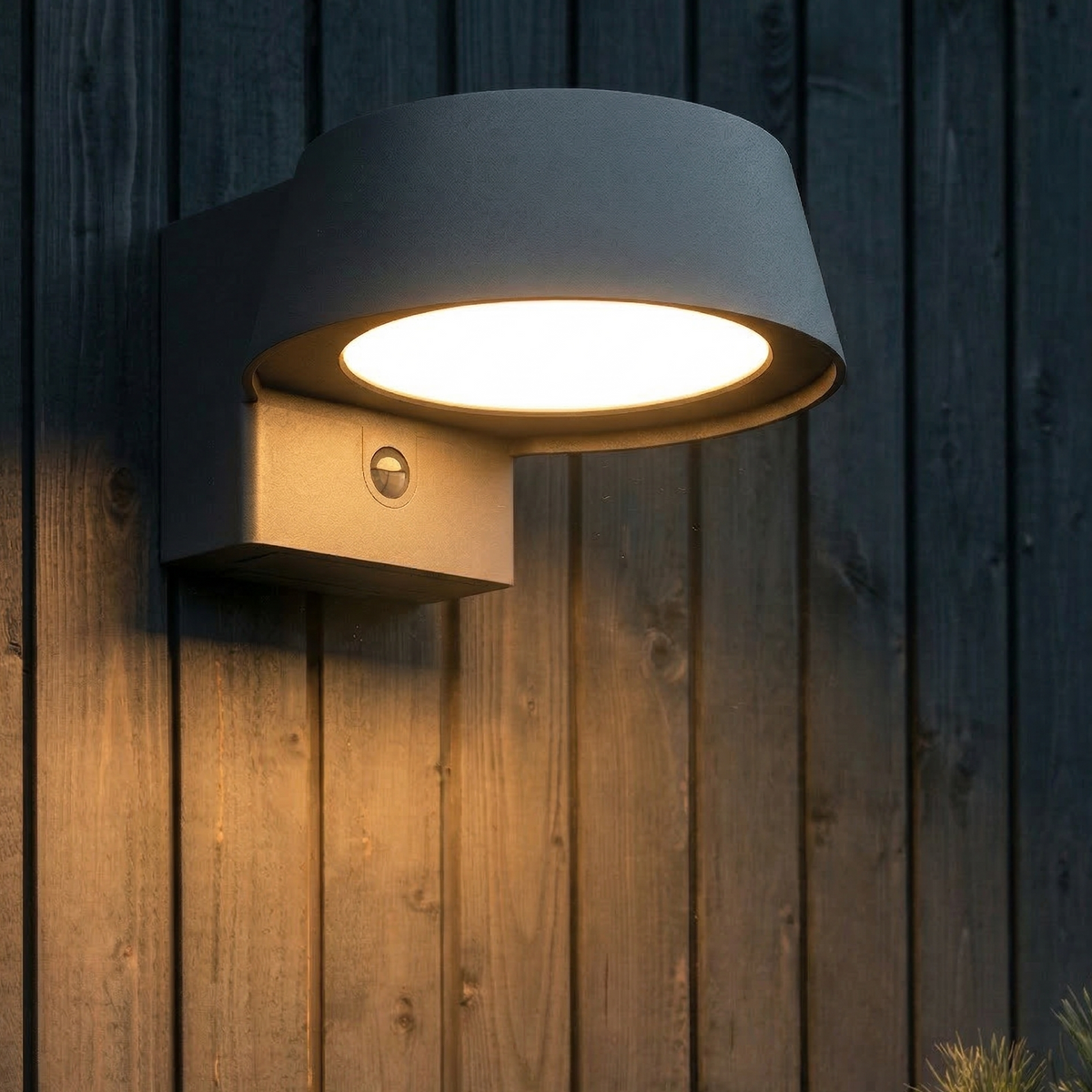 OLIVIA - Krachtige Oplaadbare Solar Wandlamp Met Bewegingssensor en 3 standen