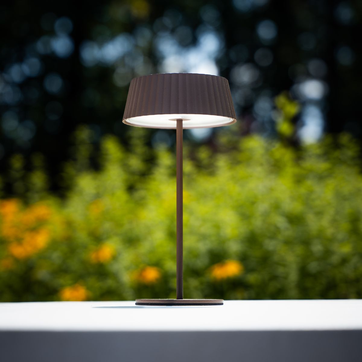 JYP Brown – Oplaadbare Solar Tafellamp met Dimfunctie
