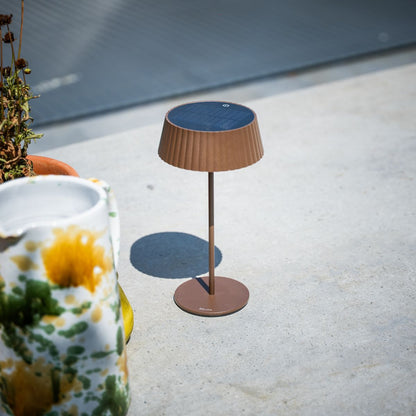 JYP Brown – Oplaadbare Solar Tafellamp met Dimfunctie