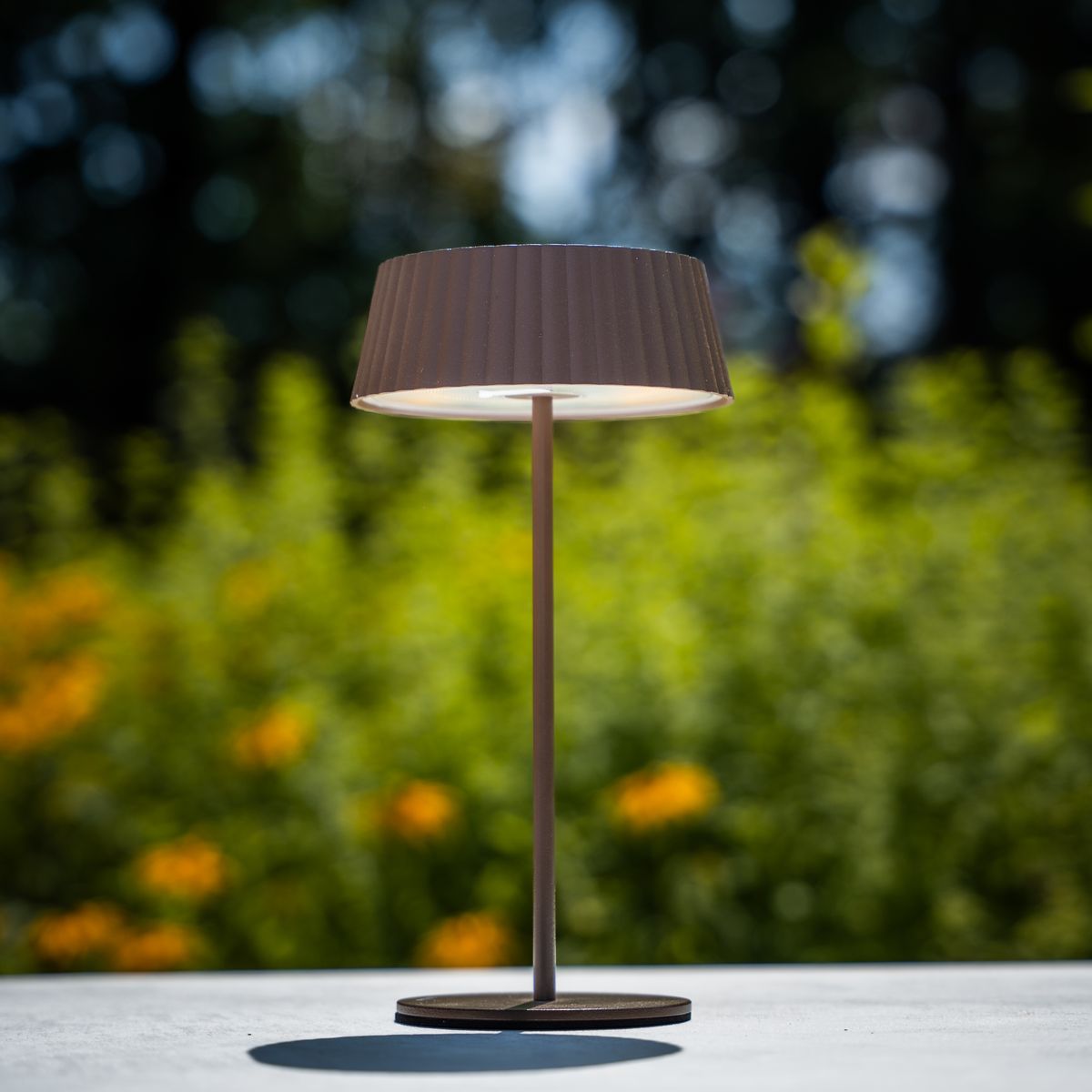 JYP Brown – Oplaadbare Solar Tafellamp met Dimfunctie