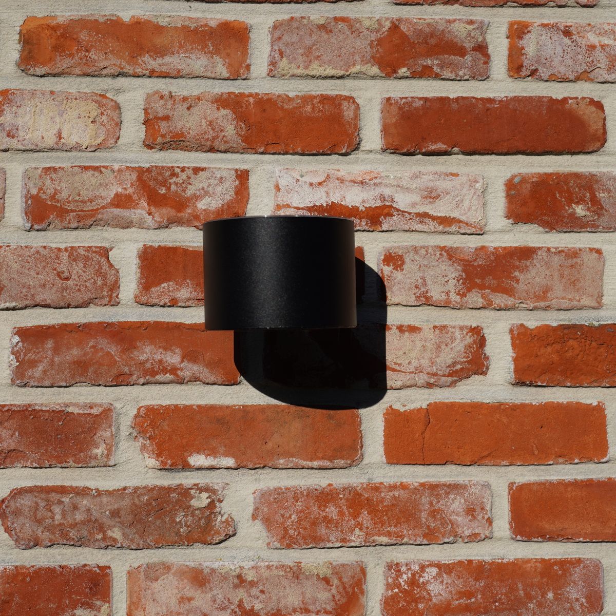 Marga Round Solar Wall Lamp | Warm White - Up &amp; Down - 2 functions