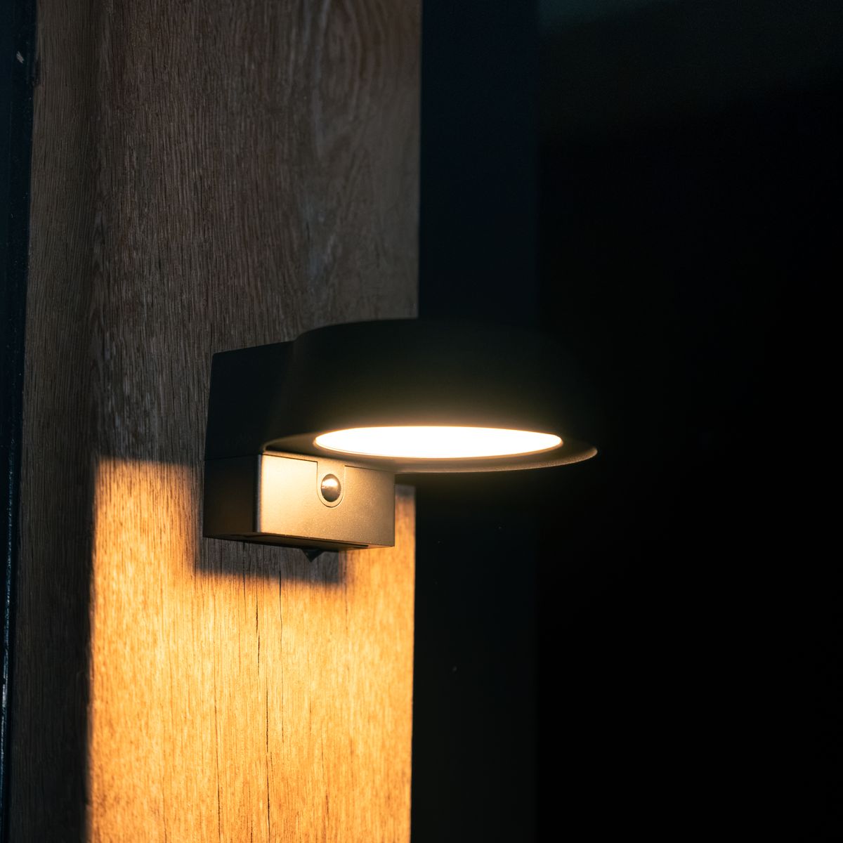 OLIVIA - Krachtige Oplaadbare Solar Wandlamp Met Bewegingssensor en 3 standen