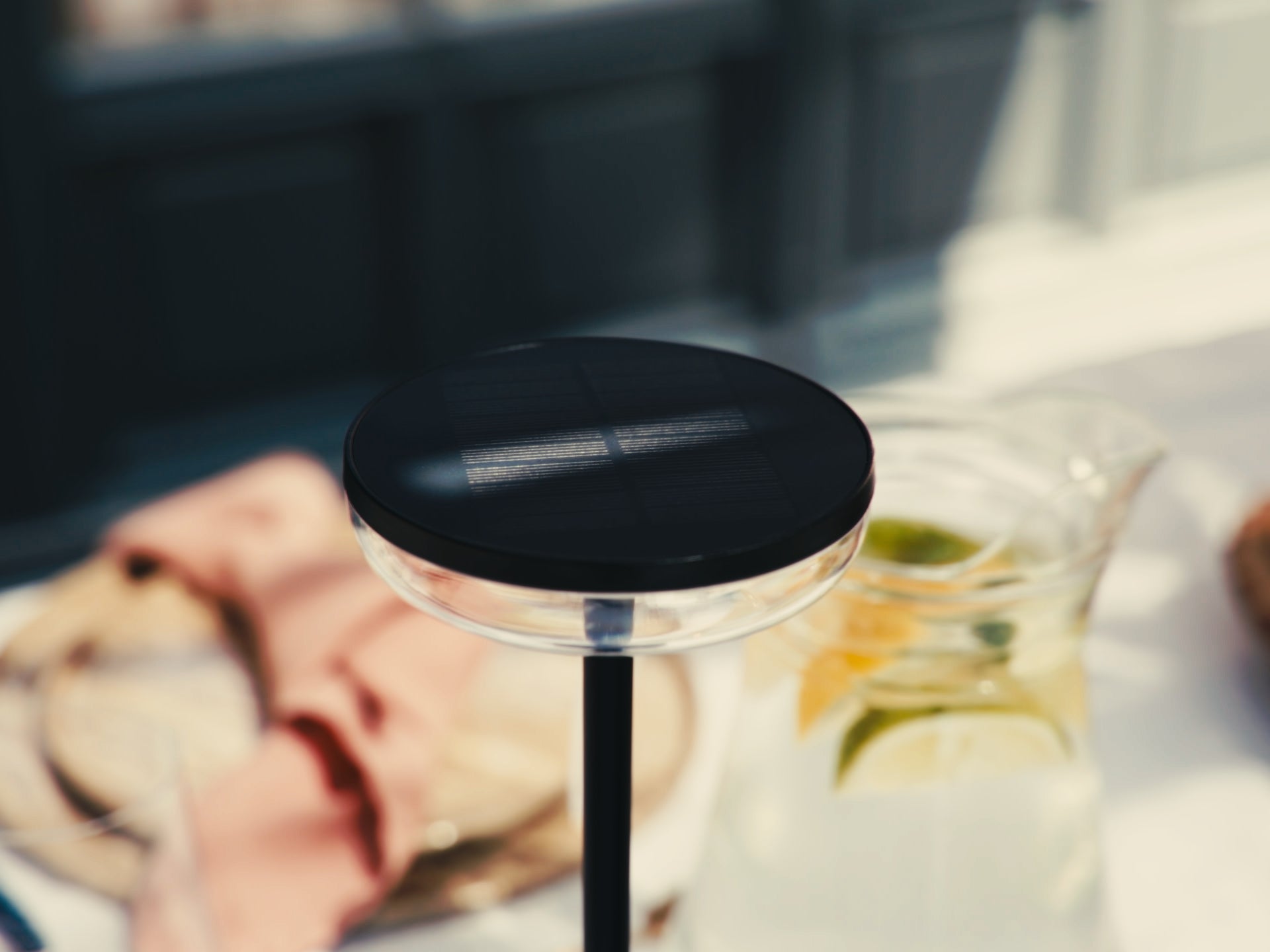 Solar Tafellamp Bobbie Zwart | Touch Dimbaar - 8 branduren - USB laadoptie - extra warm wit - ZOLUNAZOLUNA