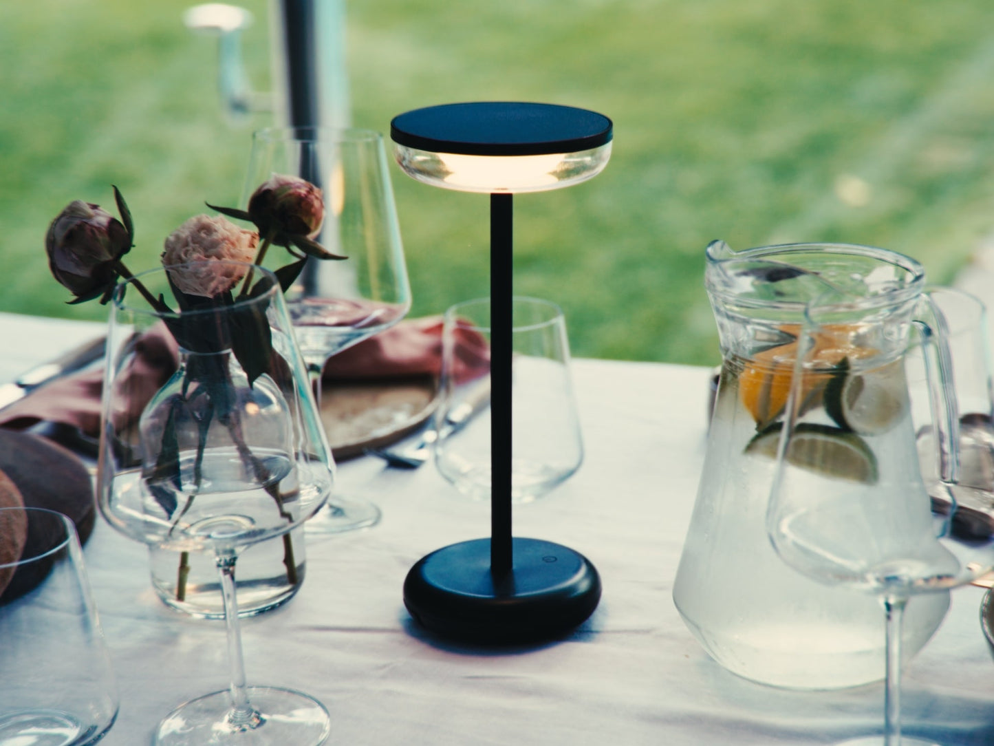 Solar Tafellamp Bobbie Zwart | Touch Dimbaar - 8 branduren - USB laadoptie - extra warm wit - ZOLUNAZOLUNA
